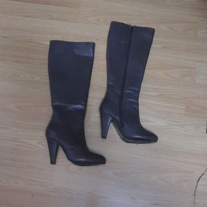 Le Chateau boots